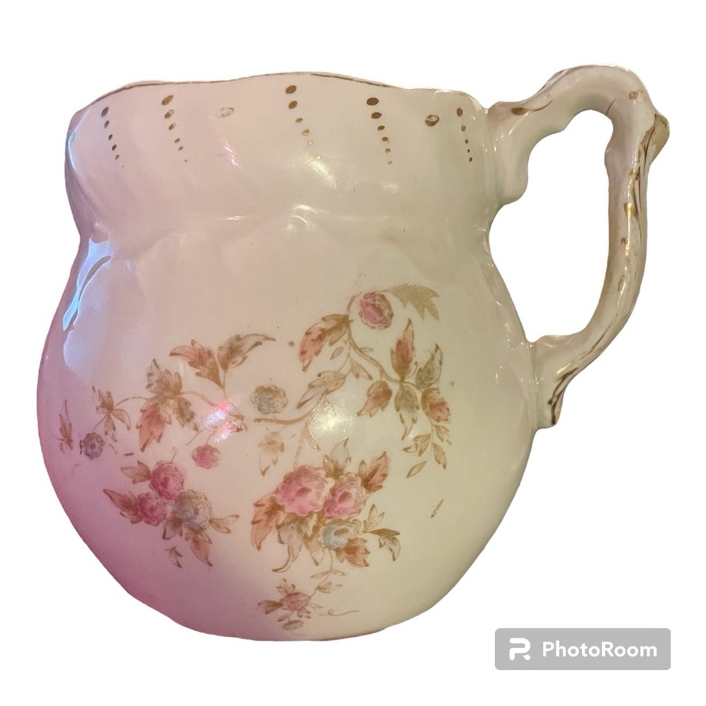 Johnson Brothers - Royal Semi Porcelain - mug with vine & berry motif - antique